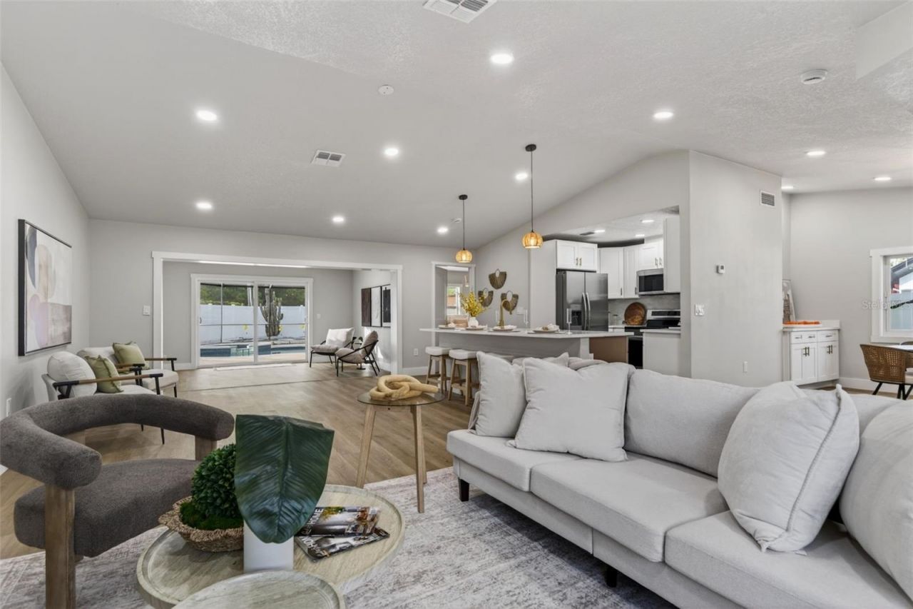 7833 Bristol Court, Saint Petersburg, FL 33709 Photo