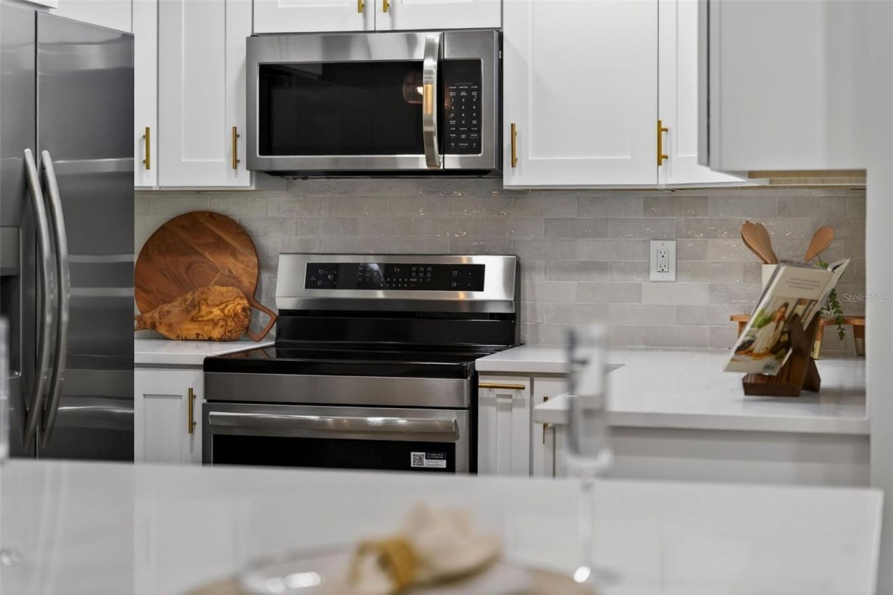 7833 Bristol Court, Saint Petersburg, FL 33709 Photo