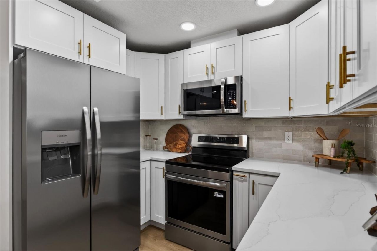 7833 Bristol Court, Saint Petersburg, FL 33709 Photo
