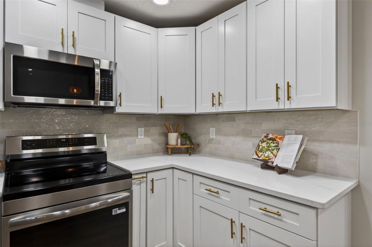 7833 Bristol Court, Saint Petersburg, FL 33709 Photo