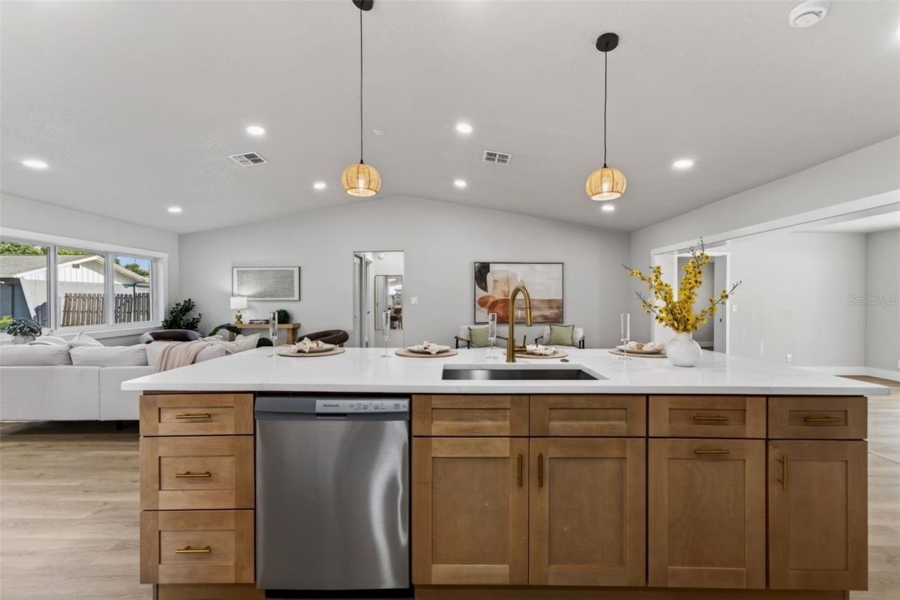 7833 Bristol Court, Saint Petersburg, FL 33709 Photo