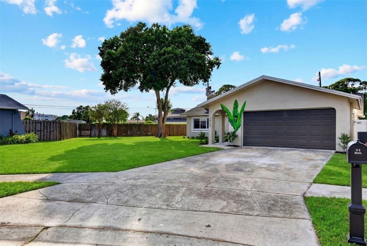 7833 Bristol Court, Saint Petersburg, FL 33709 Photo