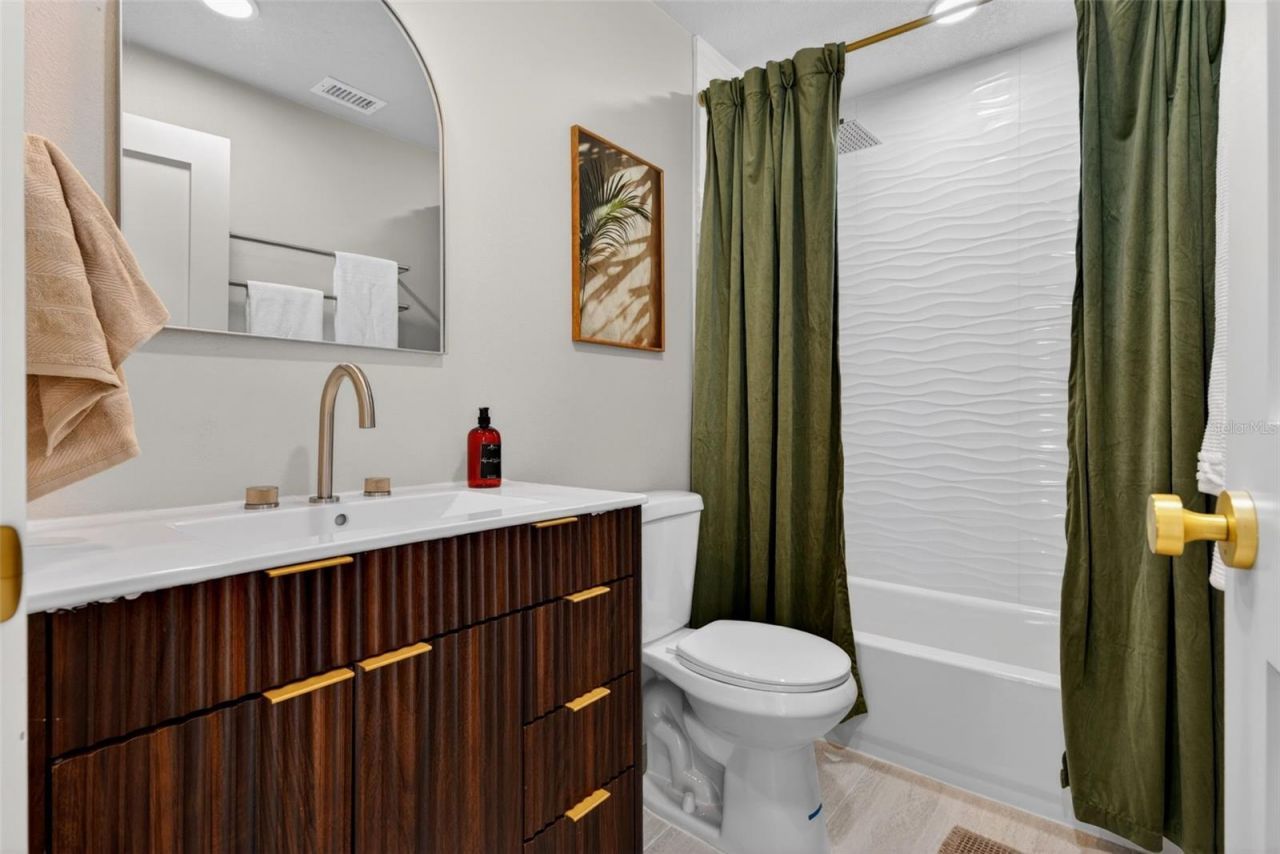 7833 Bristol Court, Saint Petersburg, FL 33709 Photo