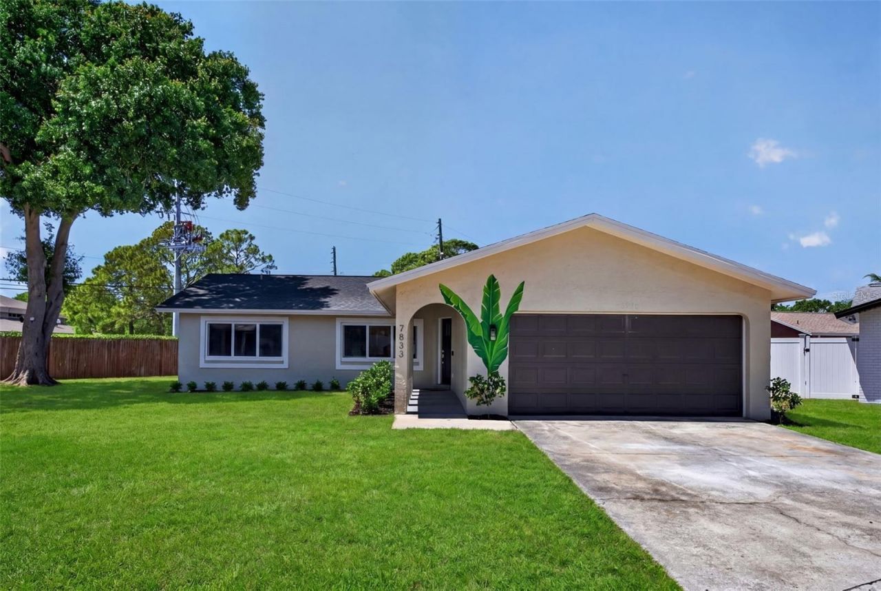 7833 Bristol Court, Saint Petersburg, FL 33709 Photo