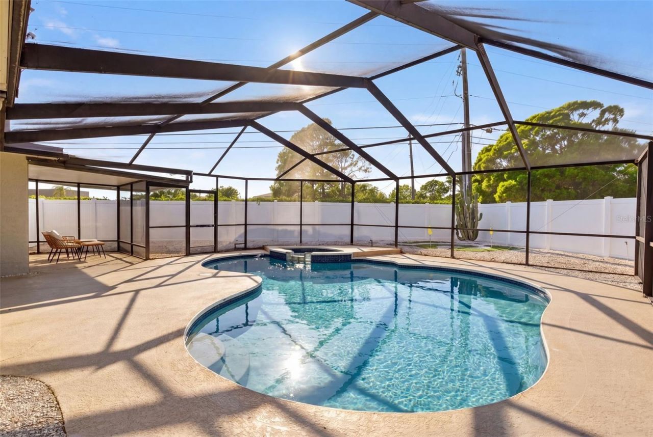7833 Bristol Court, Saint Petersburg, FL 33709 Photo