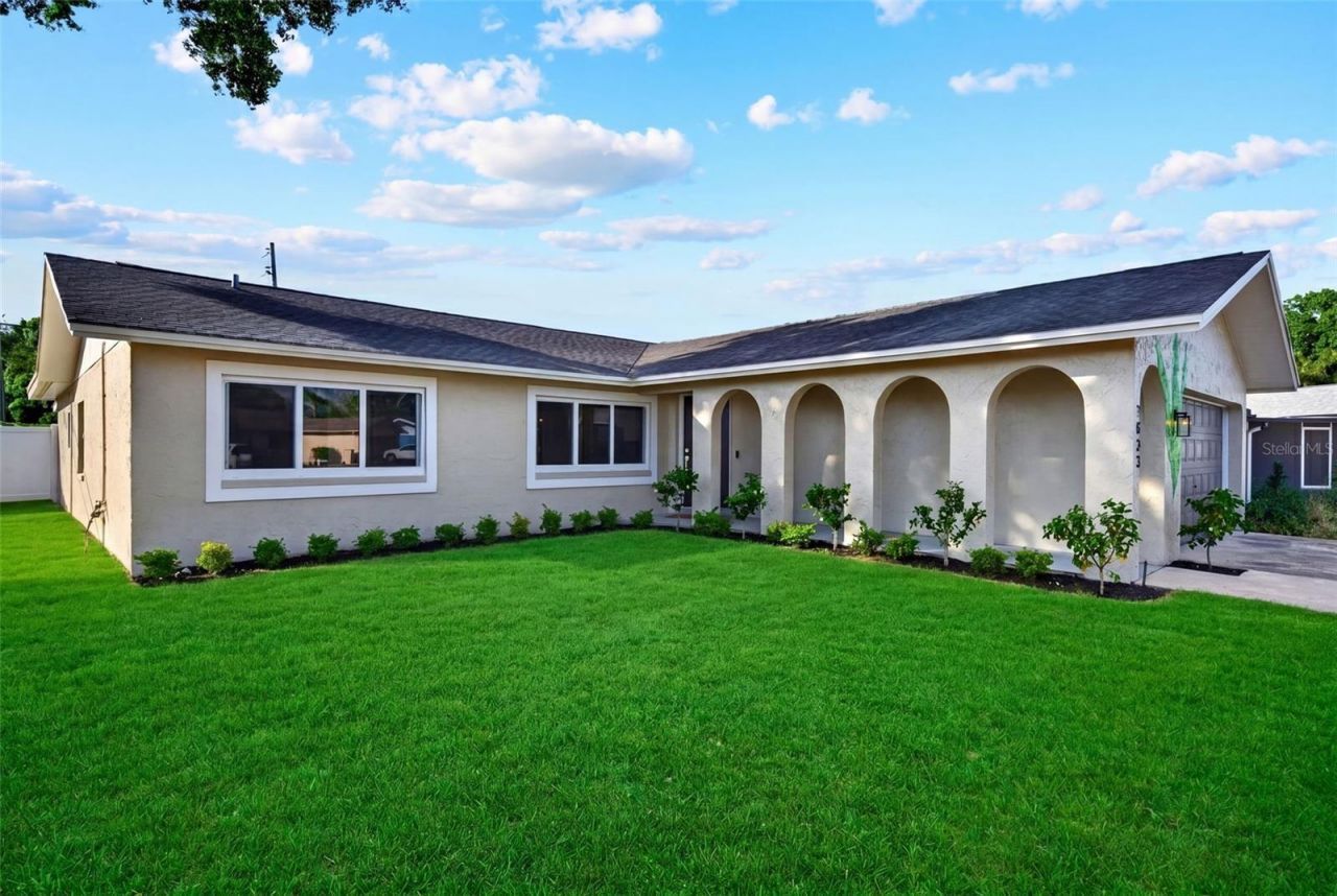 7833 Bristol Court, Saint Petersburg, FL 33709 Photo