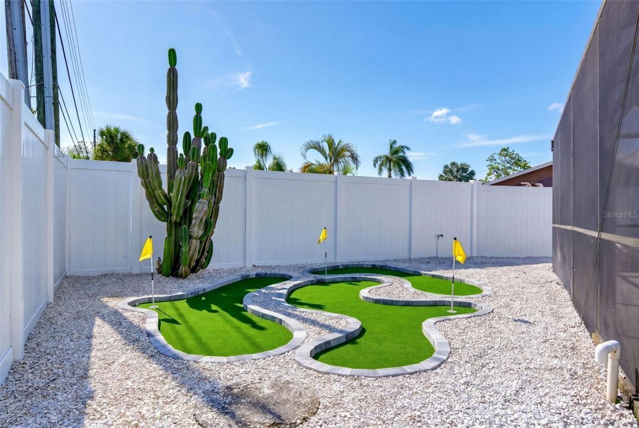 7833 Bristol Court, Saint Petersburg, FL 33709 Photo
