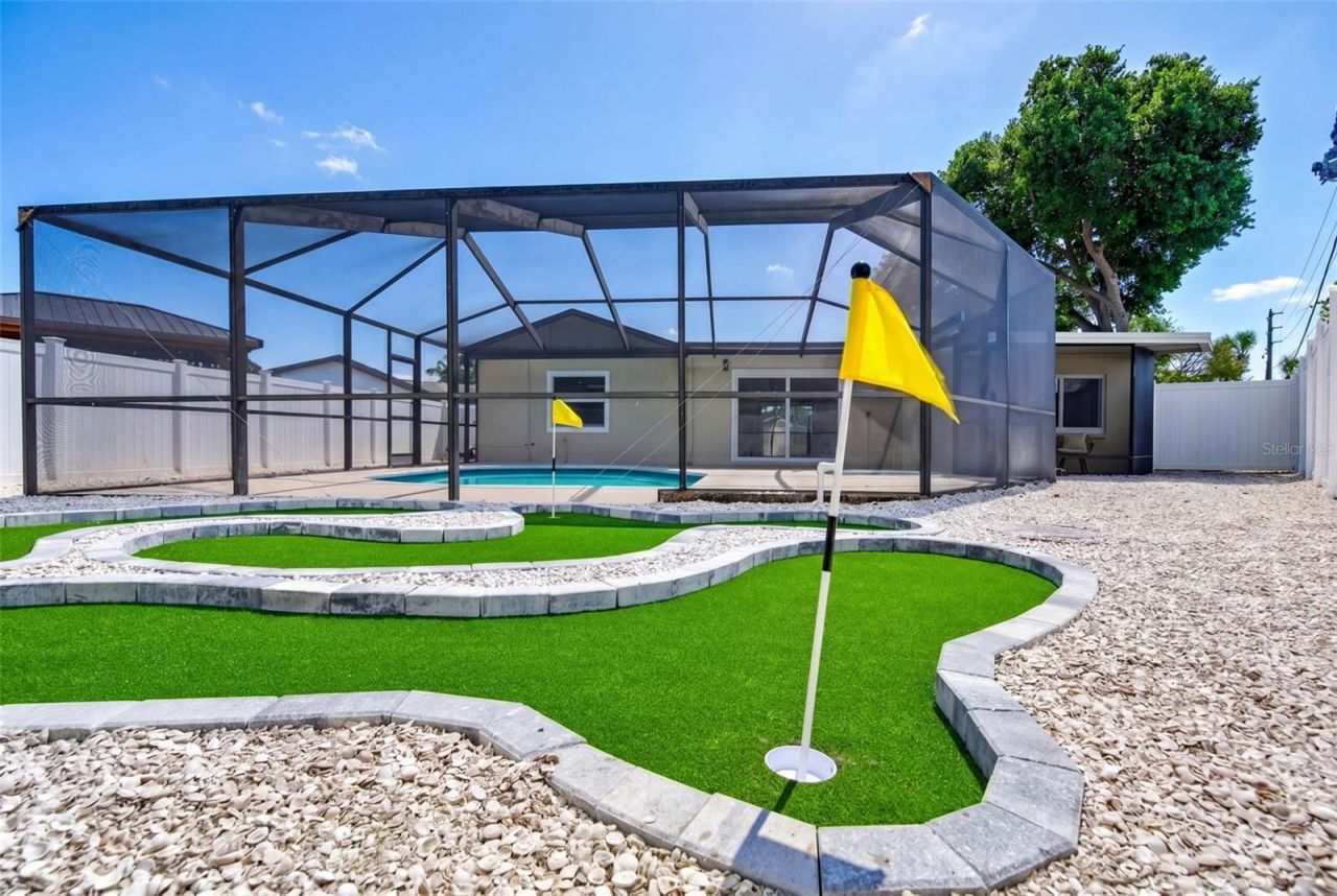 7833 Bristol Court, Saint Petersburg, FL 33709 Photo