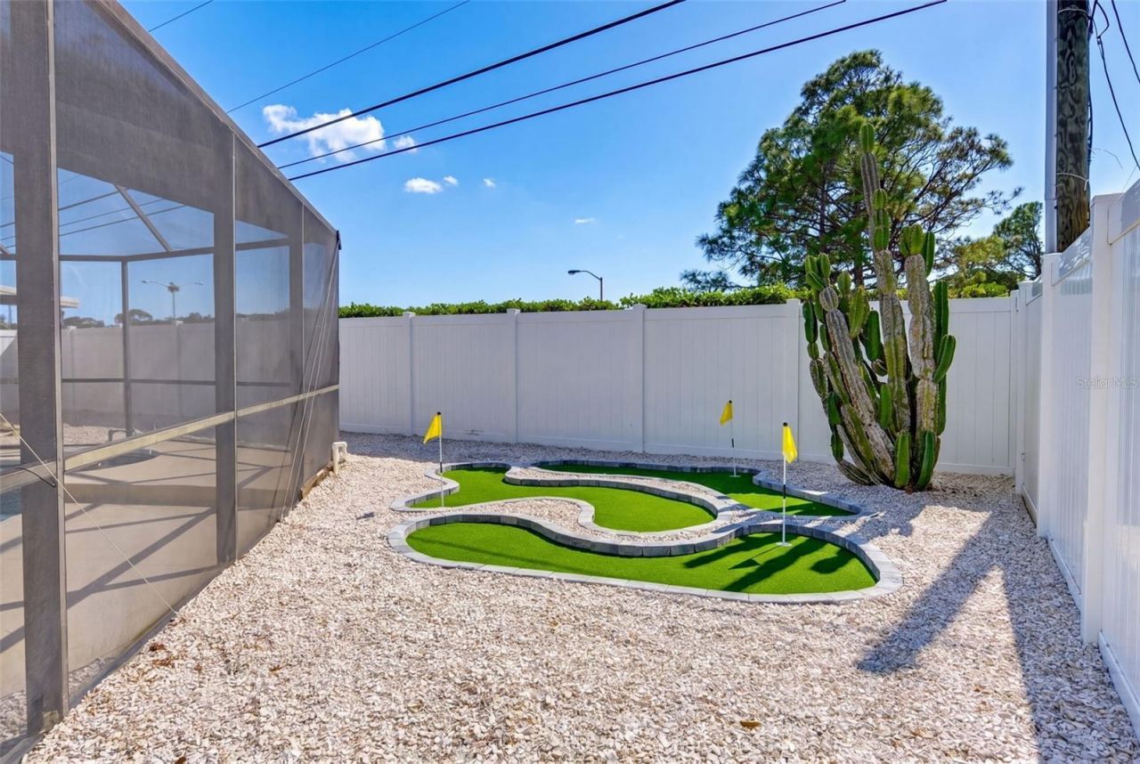 7833 Bristol Court, Saint Petersburg, FL 33709 Photo