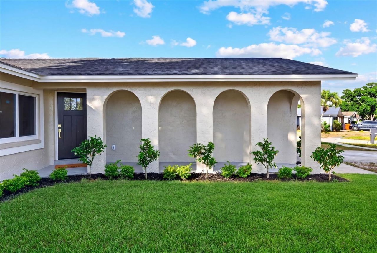 7833 Bristol Court, Saint Petersburg, FL 33709 Photo