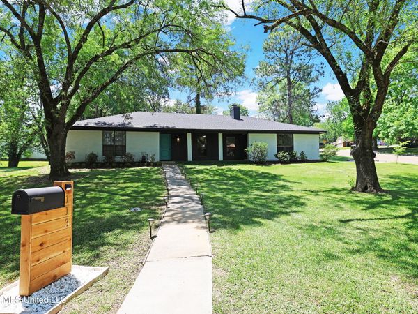 113 Angelia Lane, Clinton, MS 39056