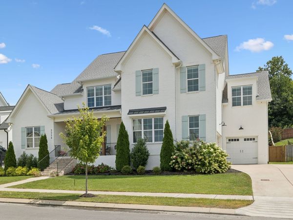 2224 Brakeman Ln, Thompsons Station, TN 37179
