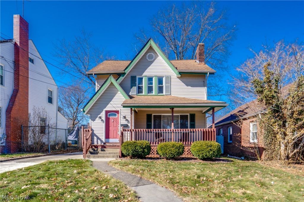 934 Packard Drive , Akron, OH 44320