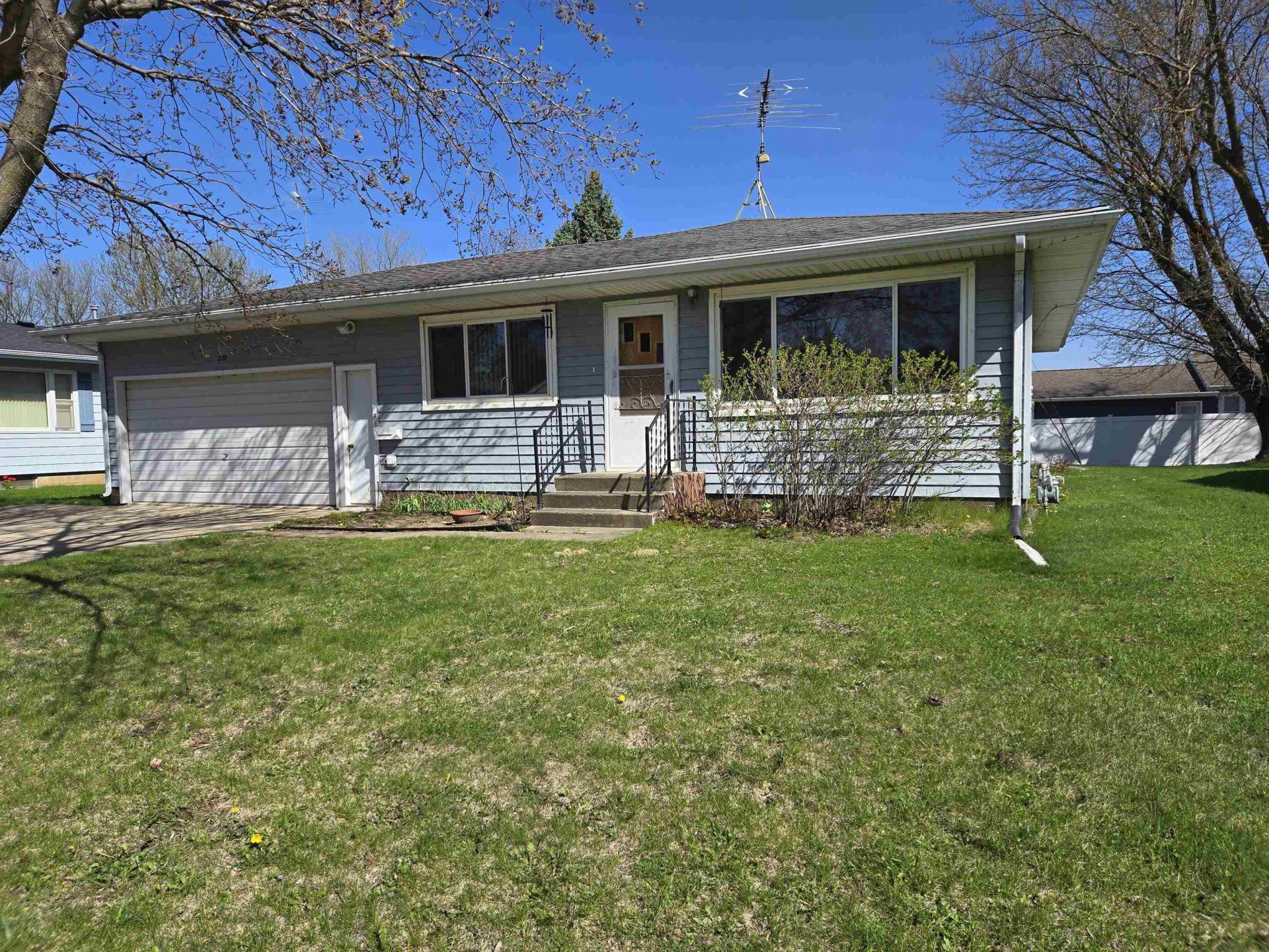 232 Red Maple Ave. , Cresco, IA 52136 Main Photo