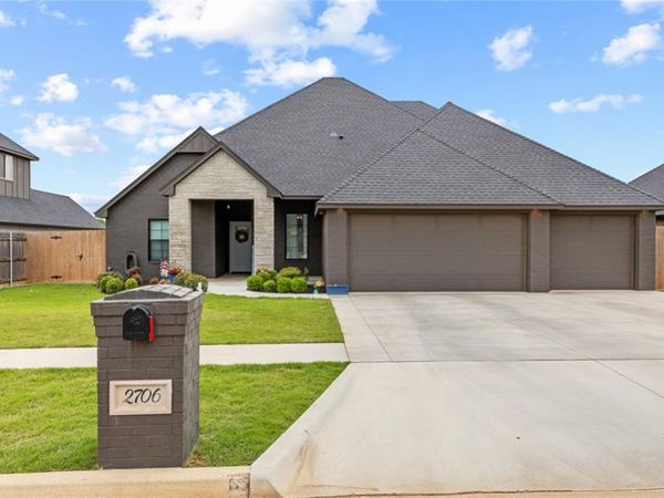 2706 Cloud Nine Circle, Weatherford, OK 73096