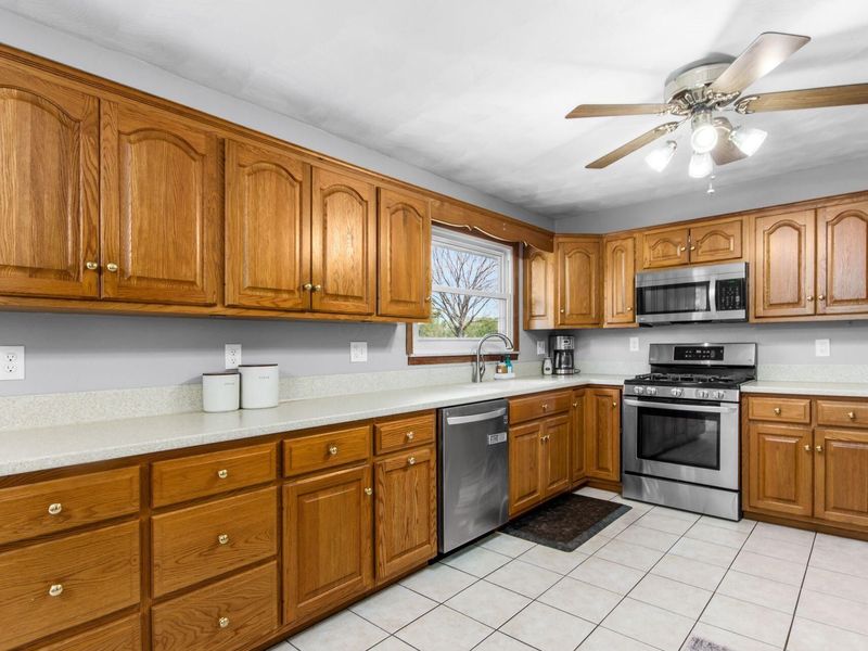 1812 Zuber Road , Grove City, OH 43123 Photo 19