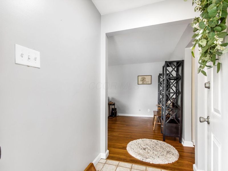 1812 Zuber Road , Grove City, OH 43123 Photo 8