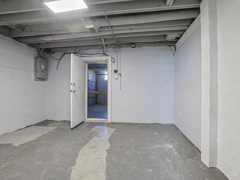 1965 Hunt Road, Reading, OH 45215 Photo 36