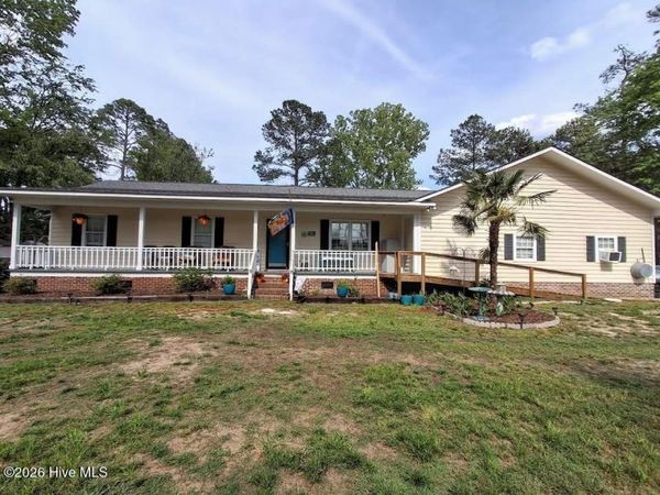 11 Fayetteville Road, White Lake, NC 28337