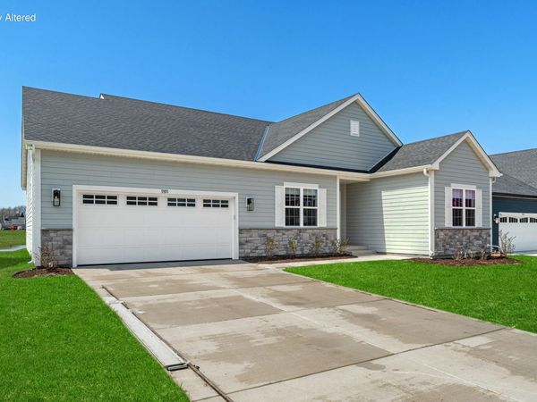9391 S Parkside Ln, Franklin, WI 53132