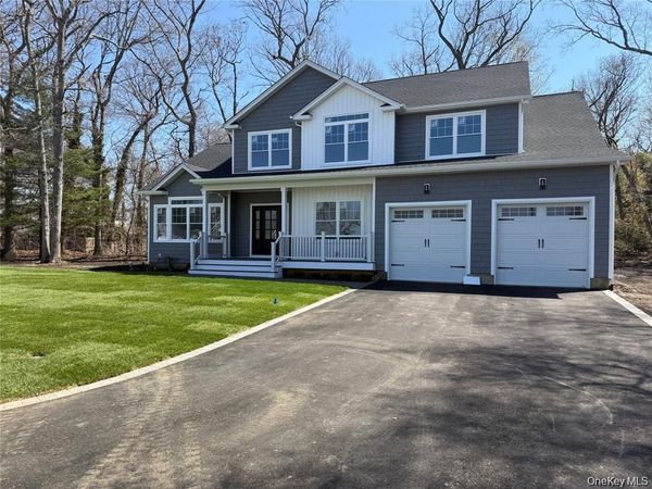 3 Lotto Court , Lake Grove, NY 11755