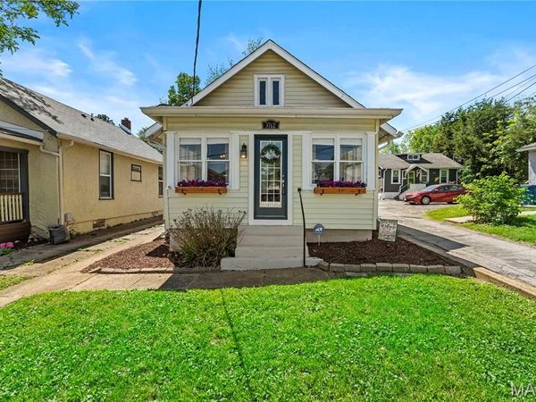 3712 Cambridge Avenue, Maplewood, MO 63143