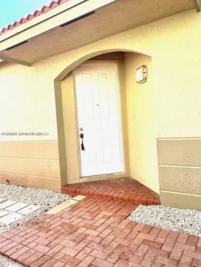 8157 NW 108th Pl , Doral, FL 33178 Photo