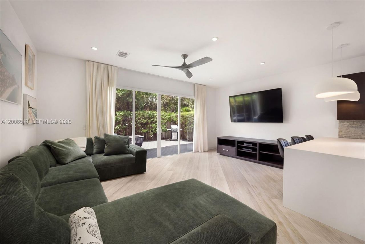 2931 SW 27th Ter , Unit 2931, Miami, FL 33133 Photo