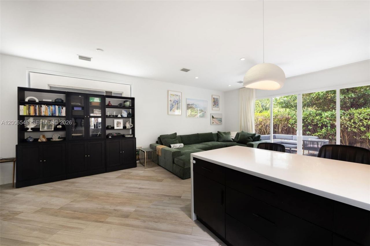 2931 SW 27th Ter , Unit 2931, Miami, FL 33133 Photo