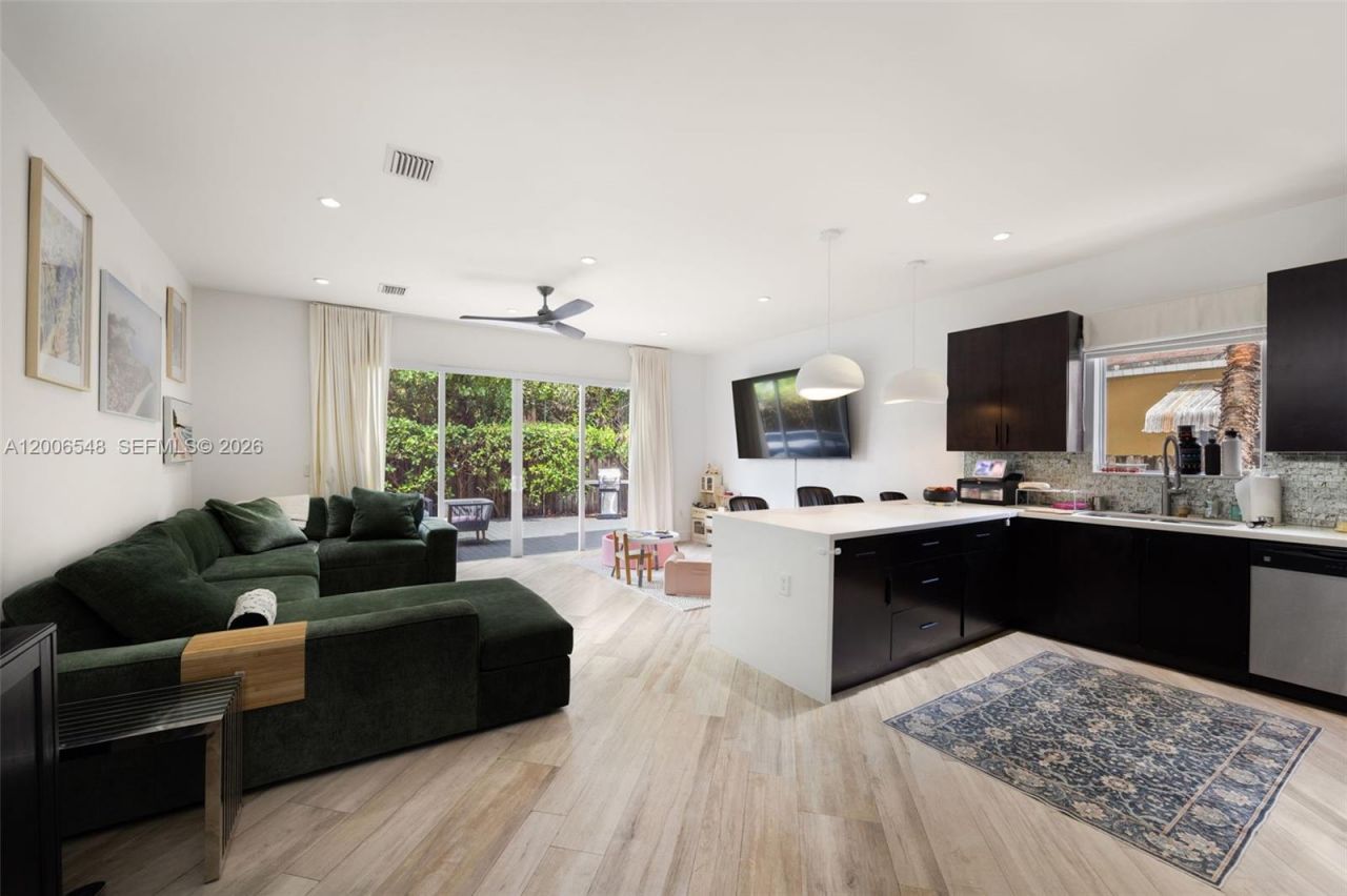 2931 SW 27th Ter , Unit 2931, Miami, FL 33133 Photo