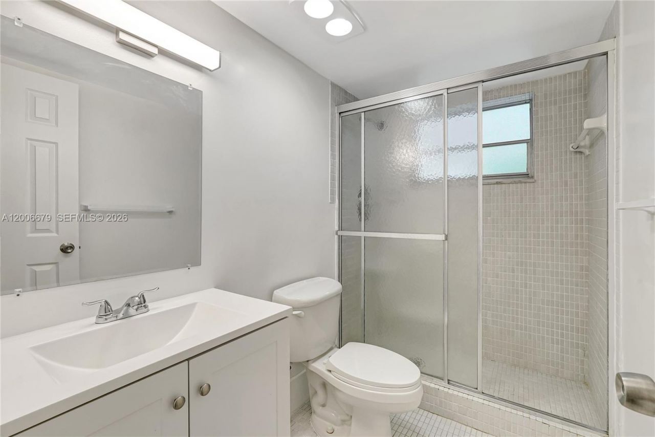 4800 Hillcrest Ln , Unit 207, Hollywood, FL 33021 Photo