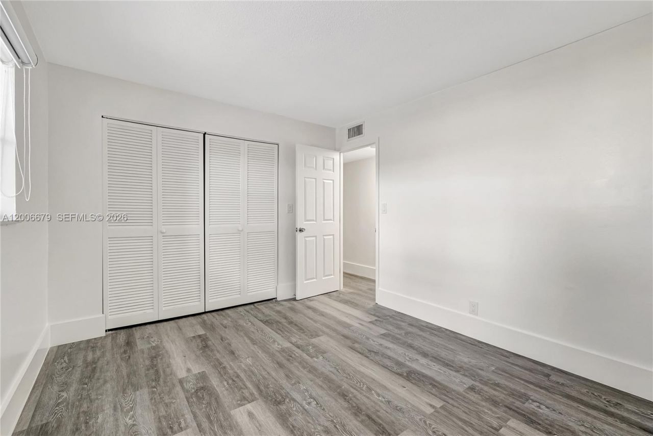 4800 Hillcrest Ln , Unit 207, Hollywood, FL 33021 Photo