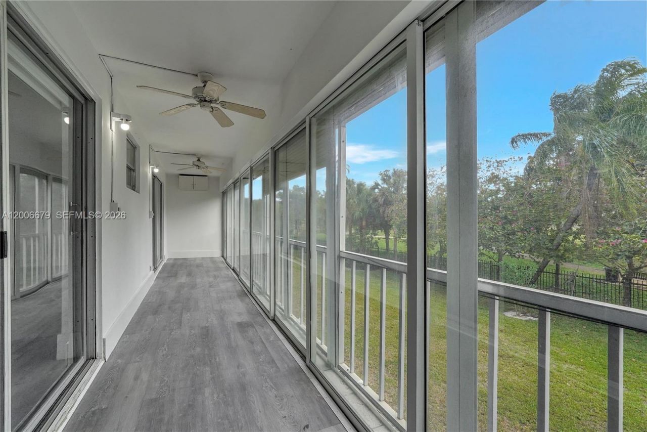 4800 Hillcrest Ln , Unit 207, Hollywood, FL 33021 Photo