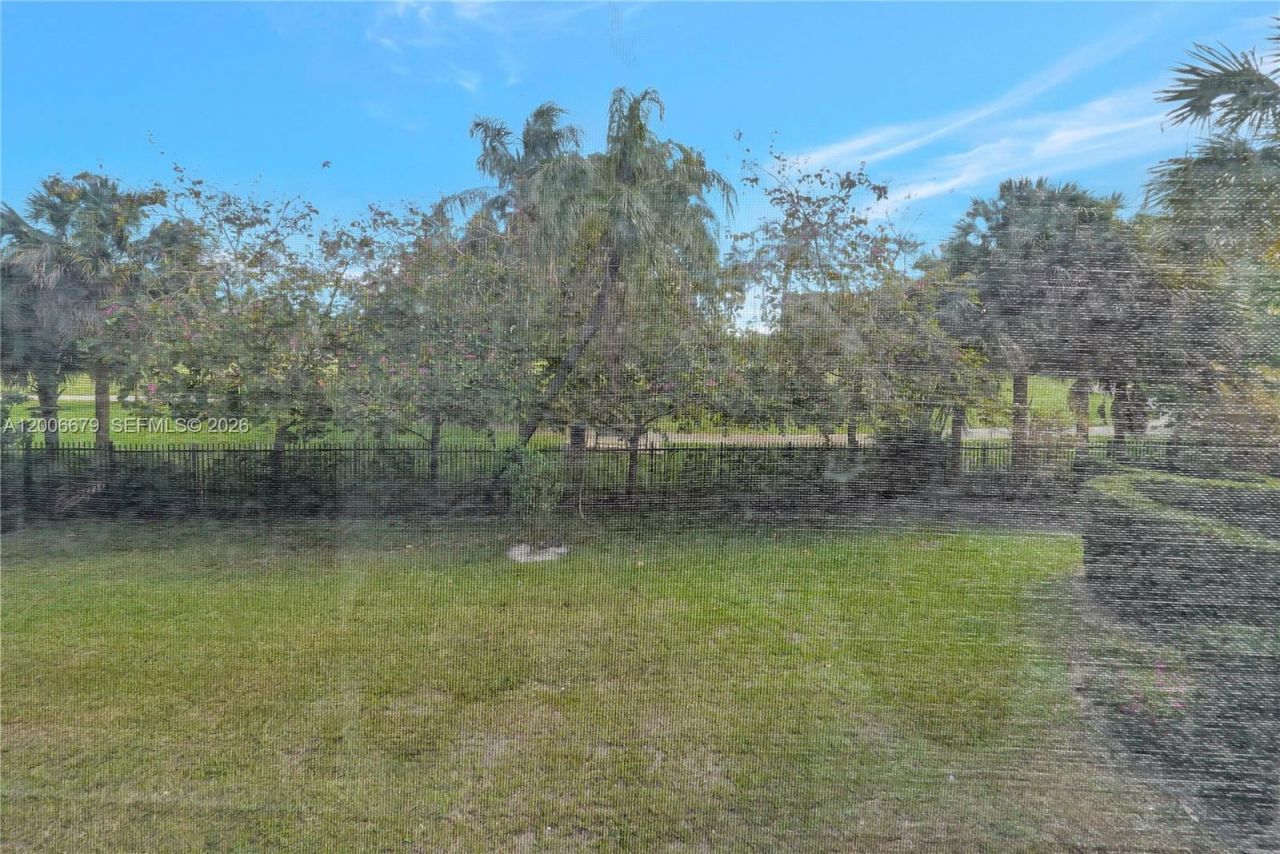 4800 Hillcrest Ln , Unit 207, Hollywood, FL 33021 Photo