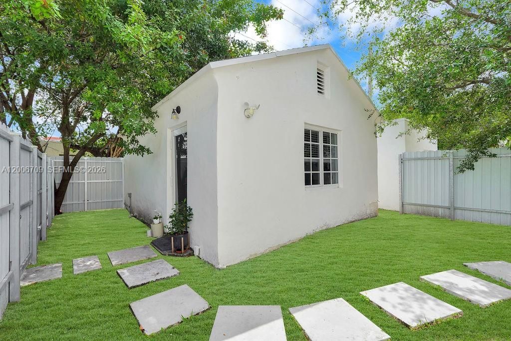 570 NW 48th St , Miami, FL 33127 Photo