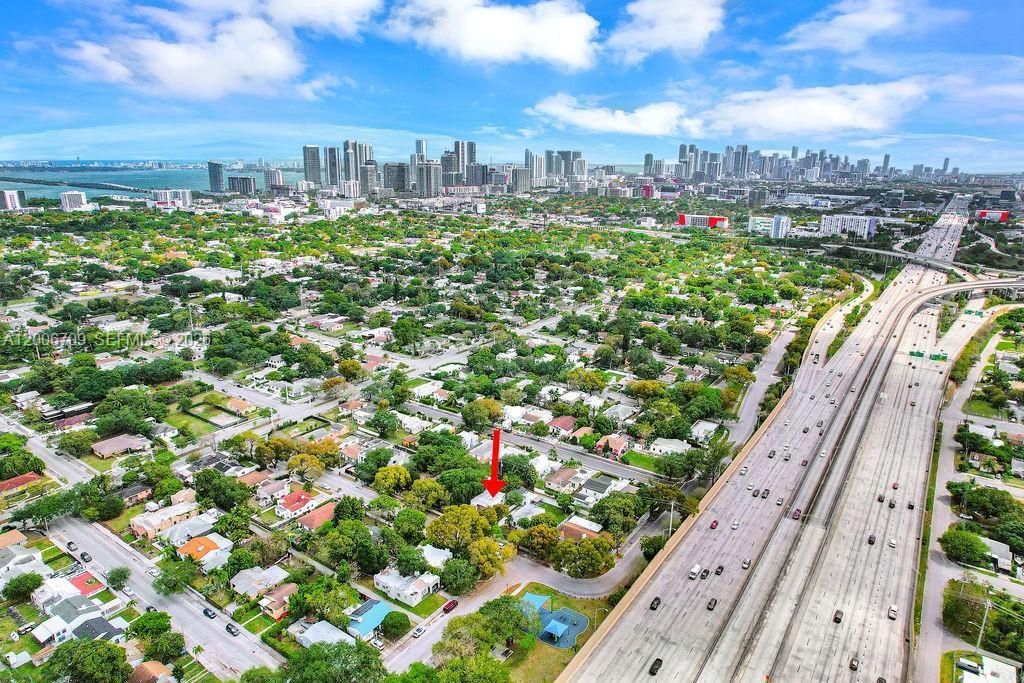 570 NW 48th St , Miami, FL 33127 Photo