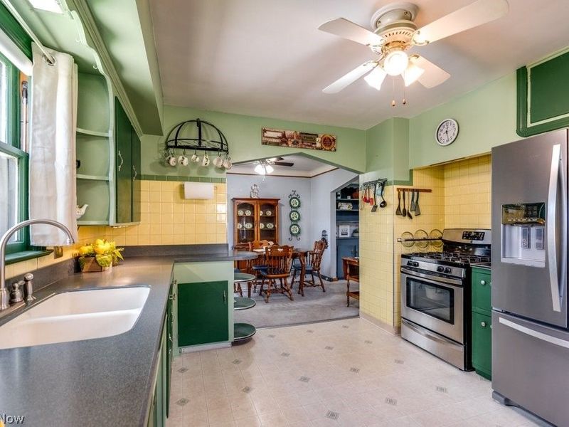 16080 Glenridge Avenue , Middleburg Heights, OH 44130 Photo 12