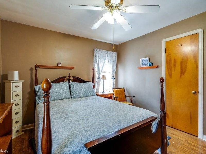 16080 Glenridge Avenue , Middleburg Heights, OH 44130 Photo 15