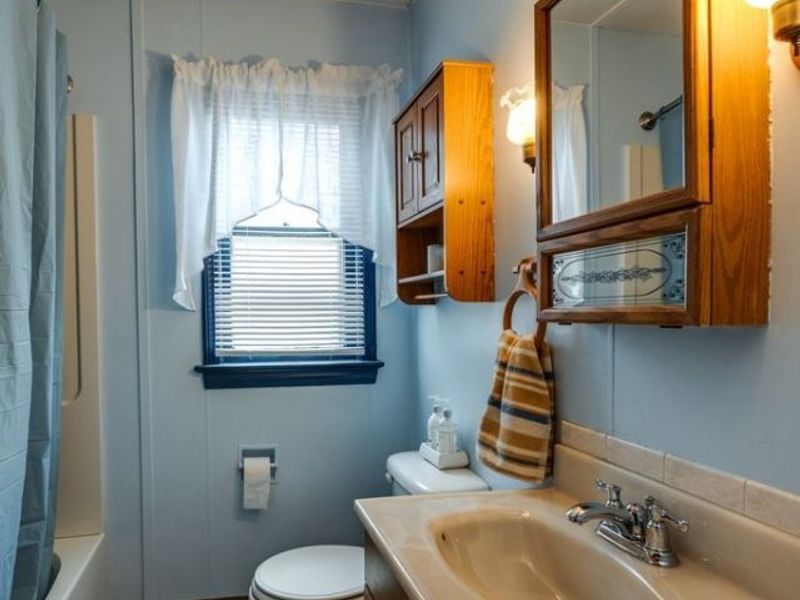 16080 Glenridge Avenue , Middleburg Heights, OH 44130 Photo 16