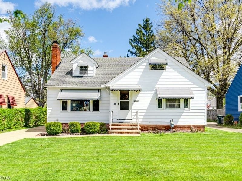 16080 Glenridge Avenue , Middleburg Heights, OH 44130 Photo 2