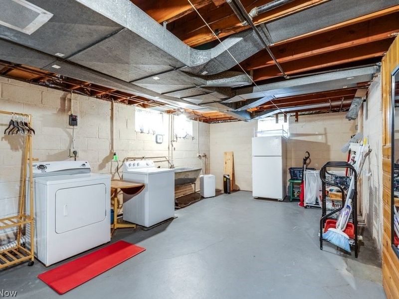 16080 Glenridge Avenue , Middleburg Heights, OH 44130 Photo 27