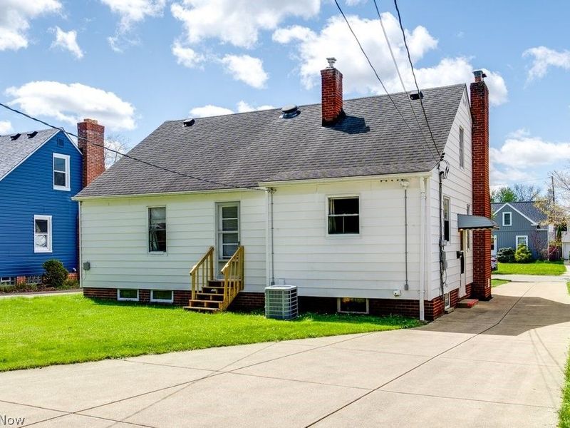 16080 Glenridge Avenue , Middleburg Heights, OH 44130 Photo 28