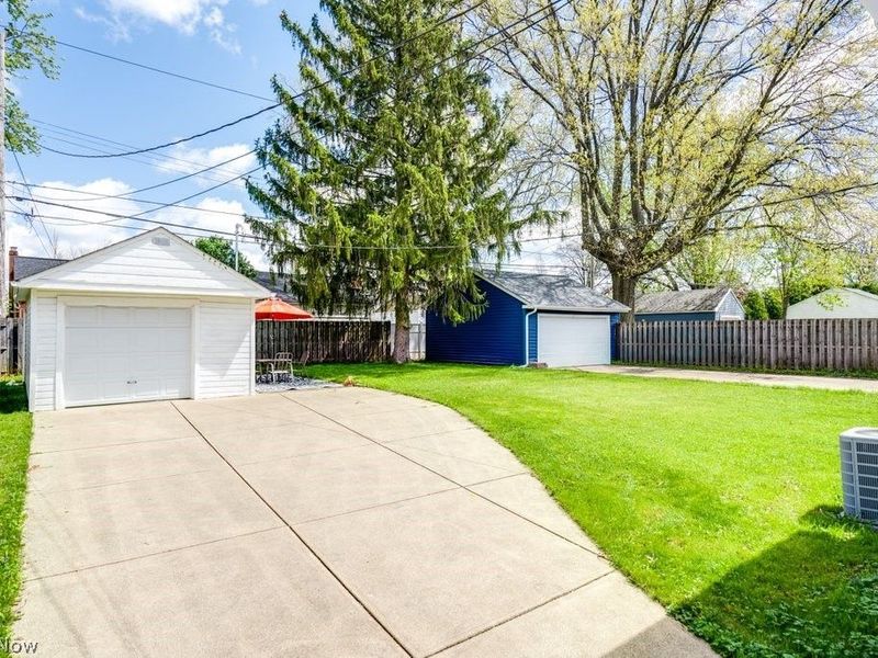 16080 Glenridge Avenue , Middleburg Heights, OH 44130 Photo 29