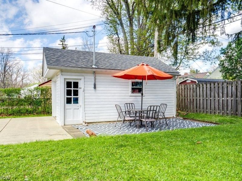 16080 Glenridge Avenue , Middleburg Heights, OH 44130 Photo 30