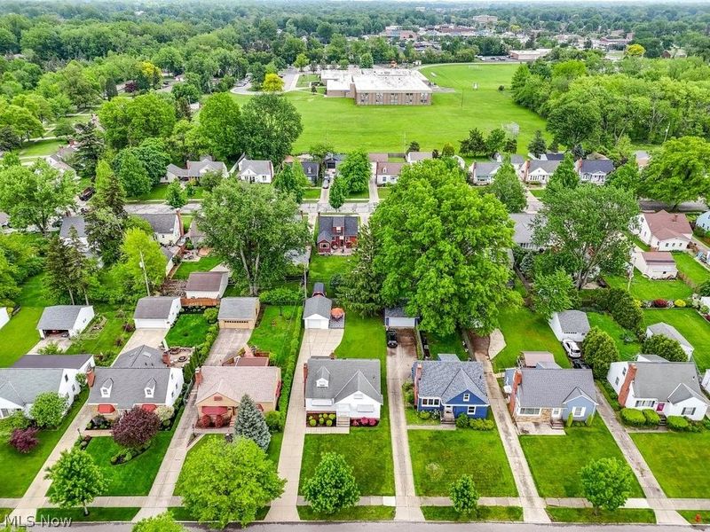 16080 Glenridge Avenue , Middleburg Heights, OH 44130 Photo 32