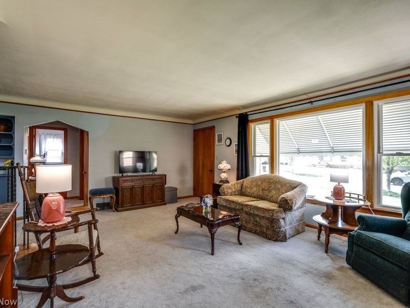 16080 Glenridge Avenue , Middleburg Heights, OH 44130 Photo 5