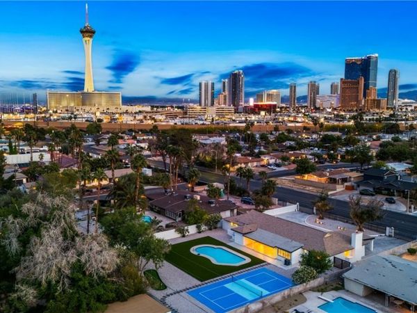 2106 W Oakey Boulevard , Las Vegas, NV 89102