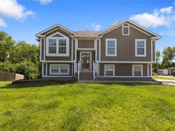 10527 N Ditman Avenue, Kansas City, MO 64157