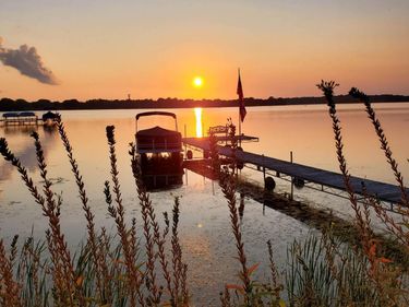 1304 W Medicine Lake Drive, Unit 119, Plymouth, MN 55441