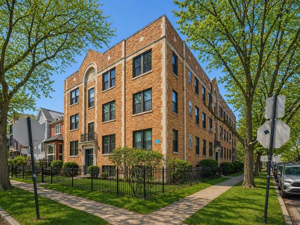 3101 N Kenmore Avenue , Unit 3, Chicago, IL 60657
